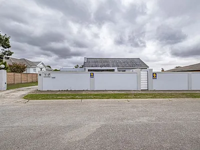 3 Bedroom House For Sale in Port Elizabeth - uPPZ.webp