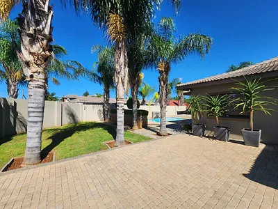 4 Bedroom House For Sale in Kimberley - udbr.webp