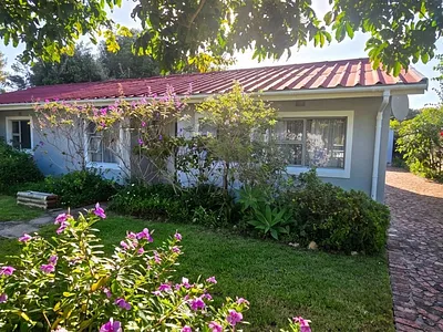 4 Bedroom House For Sale in Sedgefield - Lki2.webp