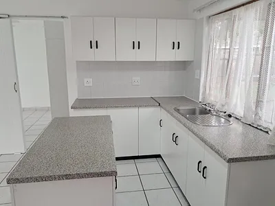 1 Bedroom Apartment To Rent in Queensburgh - nVl0.webp