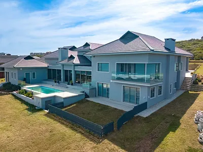 4 Bedroom House For Sale in Mossel Bay - E4Kl.webp