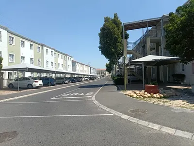 2 Bedroom Apartment For Sale in Kuils River - 4yXO.webp