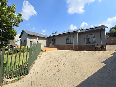 6 Bedroom House For Sale in Centurion - JAJH.webp