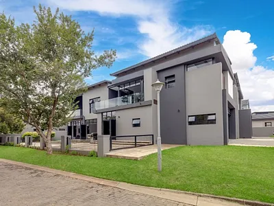 5 Bedroom House For Sale in Centurion - NJfr.webp