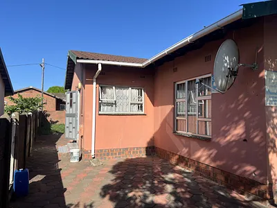 3 Bedroom House For Sale in Esikhawini - ggY0.webp