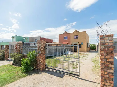 2 Bedroom House For Sale in Port Elizabeth - v5gr.webp