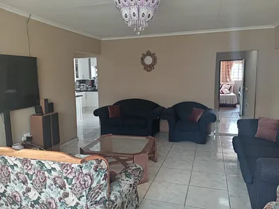3 Bedroom House For Sale in Roodepoort - 2gfM.webp