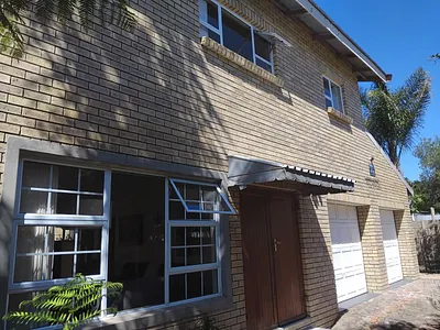 3 Bedroom House For Sale in Albertinia - 0xyq.webp