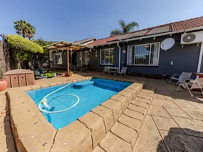 3 Bedroom House For Sale in Johannesburg - F80i.webp