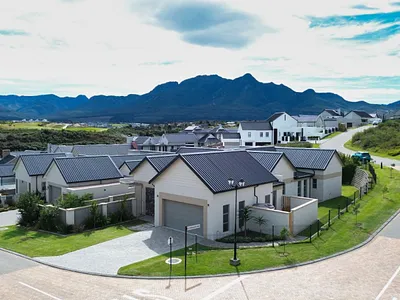 4 Bedroom House For Sale in George - lHsl.webp