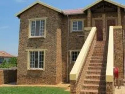 2 Bedroom Apartment To Rent in Roodepoort - cGs0.webp