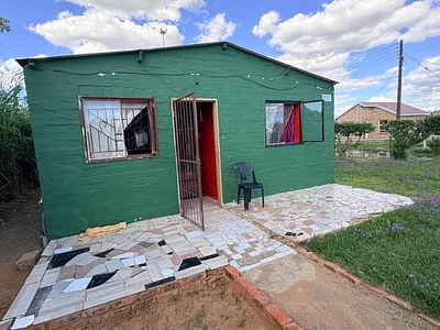 2 Bedroom House For Sale in Kimberley - 6RxI.webp