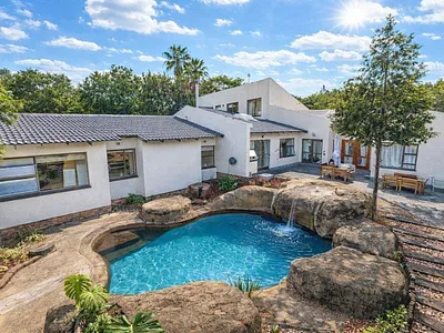 5 Bedroom House For Sale in Sandton - 9irp.webp