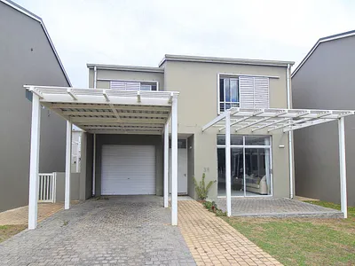 3 Bedroom Townhouse For Sale in Somerset West - 5tDs.webp