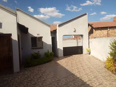 3 Bedroom House For Sale in Polokwane - Ah0D.webp