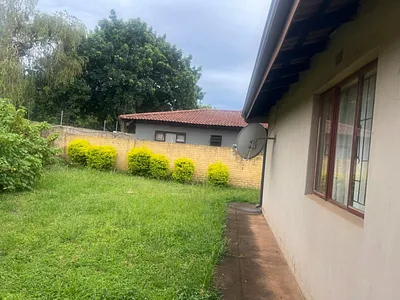 3 Bedroom Apartment For Sale in Empangeni - 9Lcp.webp