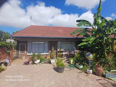 2 Bedroom House For Sale in Klerksdorp - img