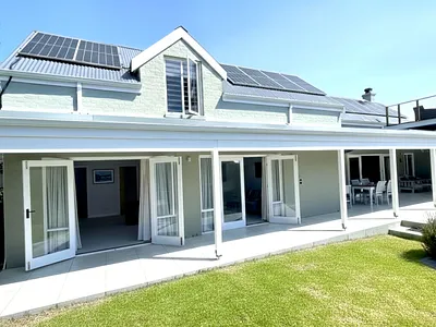 4 Bedroom House For Sale in Sedgefield - JZ4A.webp