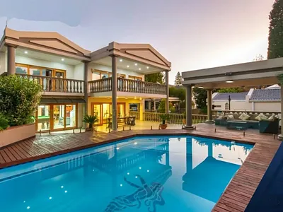 5 Bedroom House For Sale in Bedfordview - img