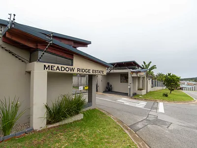 4 Bedroom House For Sale in Port Elizabeth - oHDd.webp