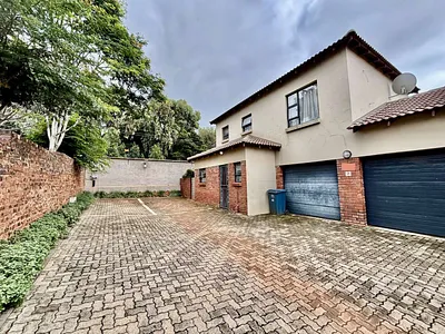 3 Bedroom Townhouse For Sale in Pretoria - img