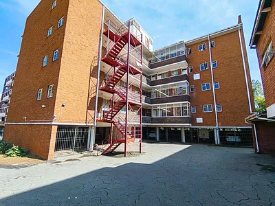 2 Bedroom Apartment For Sale in Pretoria - qbP5.webp