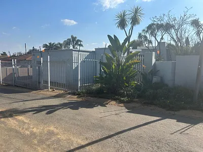 3 Bedroom House To Rent in Randburg - qbqd.webp