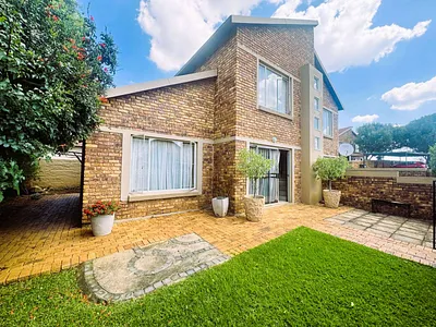 3 Bedroom Townhouse For Sale in Centurion - img