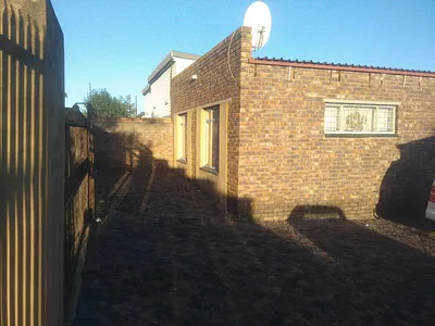 4 Bedroom House For Sale in Pretoria - img