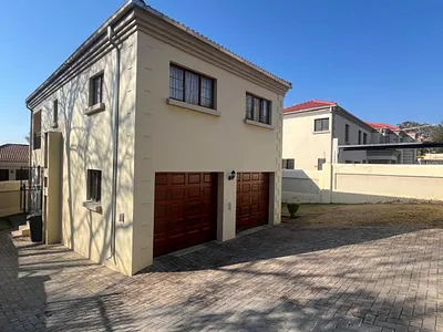 4 Bedroom Townhouse For Sale in Pretoria - Y2oF.webp