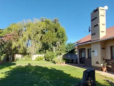 3 Bedroom House For Sale in Kimberley - bAlC.webp