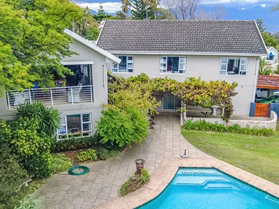 House For Sale in Somerset West - 3OyL.webp