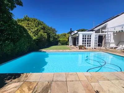 3 Bedroom House For Sale in Cape Town - Fio0.webp