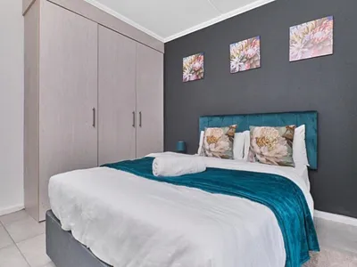 3 Bedroom Apartment To Rent in Sandton - 1fvh.webp