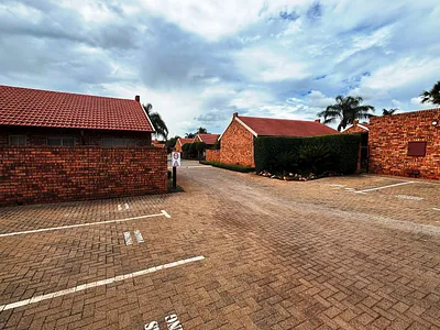 2 Bedroom Townhouse For Sale in Centurion - img