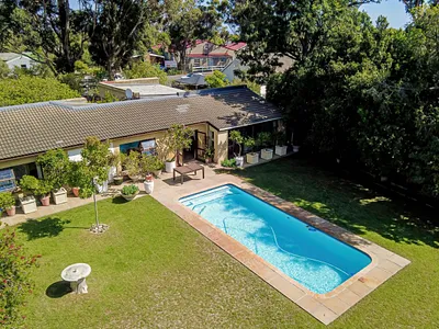 5 Bedroom House For Sale in Somerset West - yZFx.webp