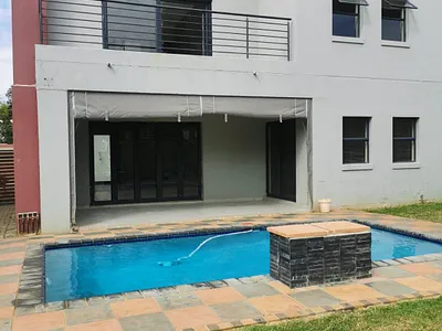 3 Bedroom Townhouse For Sale in Pretoria - hmQF.webp