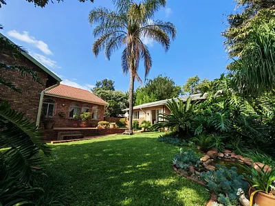 4 Bedroom House For Sale in Akasia - 1ynL.webp