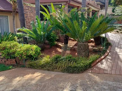 4 Bedroom House For Sale in Roodepoort - img