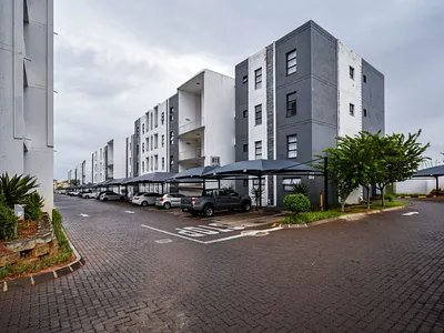 3 Bedroom Apartment For Sale in Midrand - 6MVs.webp