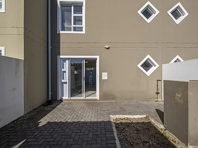 2 Bedroom House For Sale in Port Elizabeth - img