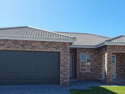 3 Bedroom House For Sale in Port Elizabeth - img