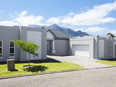 4 Bedroom House To Rent in George - nZaD.webp