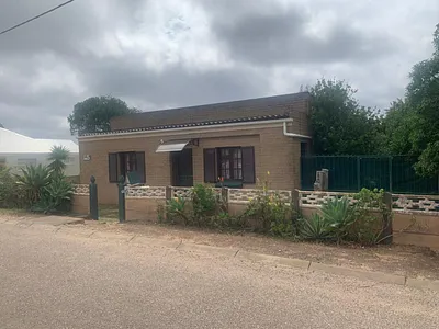 3 Bedroom House For Sale in Albertinia - vzb4.webp