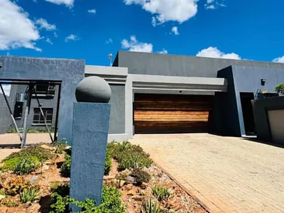 5 Bedroom House For Sale in Bendor, Polokwane - le1Q.webp