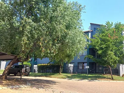 2 Bedroom Apartment For Sale in Roodepoort - 0zME.webp