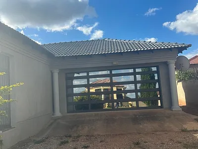 4 Bedroom House For Sale in Polokwane - Px1v.webp