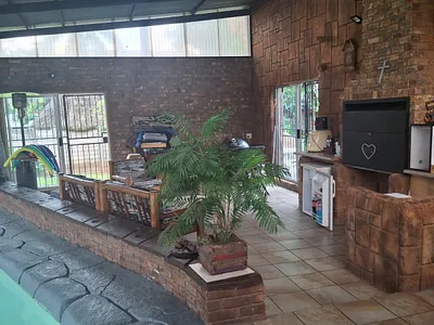 6 Bedroom House For Sale in Pretoria - cN6j.webp