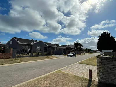 5 Bedroom House For Sale in Mossel Bay - VxnL.webp