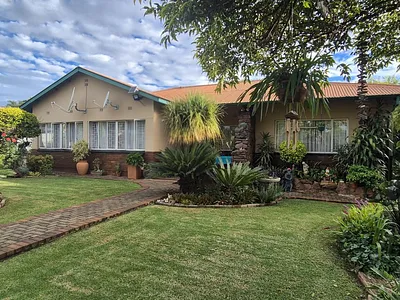 3 Bedroom House For Sale in Lydenburg - IgaK.webp